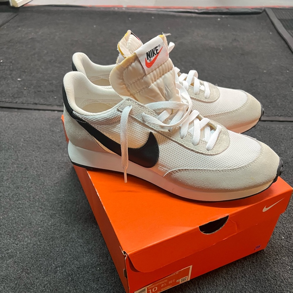 Brand New With Box Nike Vintage Mens Shoe Size 10